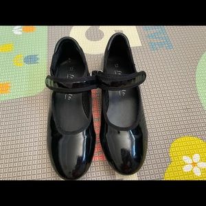 Pre-owned little kid size 12 tap dance shoes